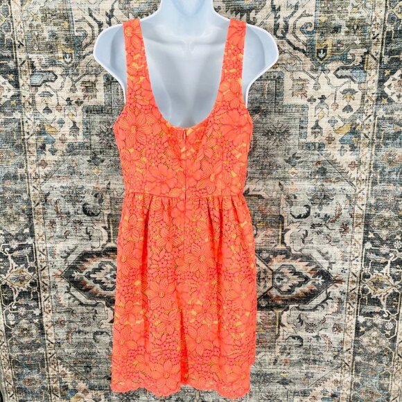 Trina Turk Gaviota Coral Lace Dress SIze 8 Scoop Neck Nude Lining Cotton Blend - Picture 8 of 10